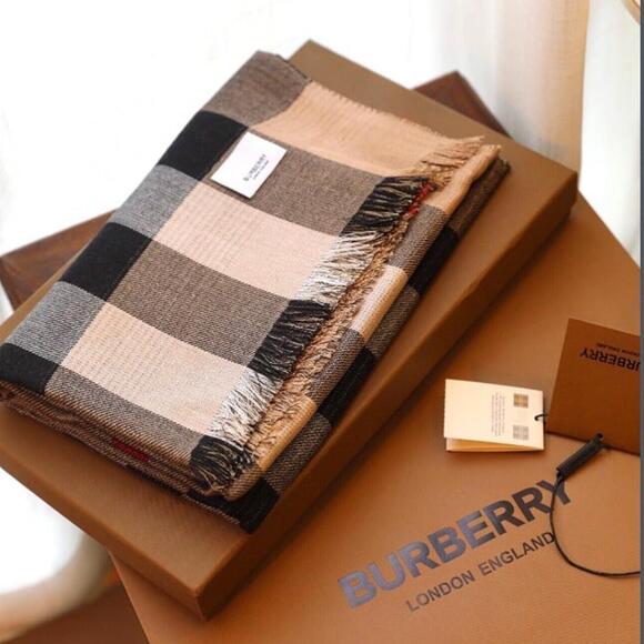 Women Scarf - Picture 3 of 6